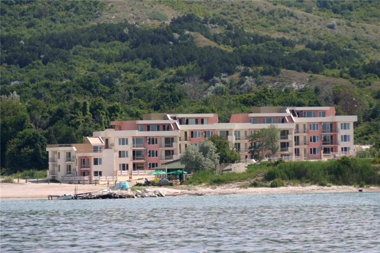 Sea Paradise Apartment Complex Kavarna Exterior photo